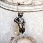 Figurka Manneken Pis w Brukseli
