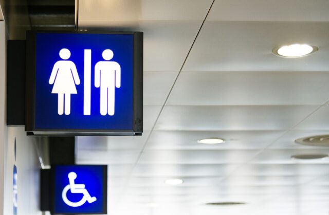 oznakowanie toalet publicznych